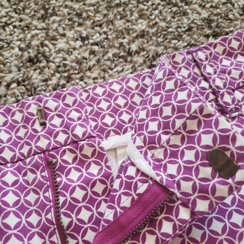 Patterned Shorts Size 8 - Picture 5 of 14